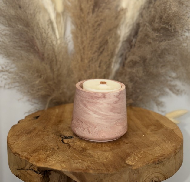 Rose fonc&eacute; marbr&eacute;